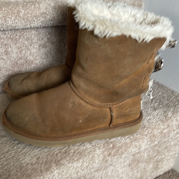 Girls’ UGG Bailey Bow II -tan and leopard boots - Picture 4 of 6